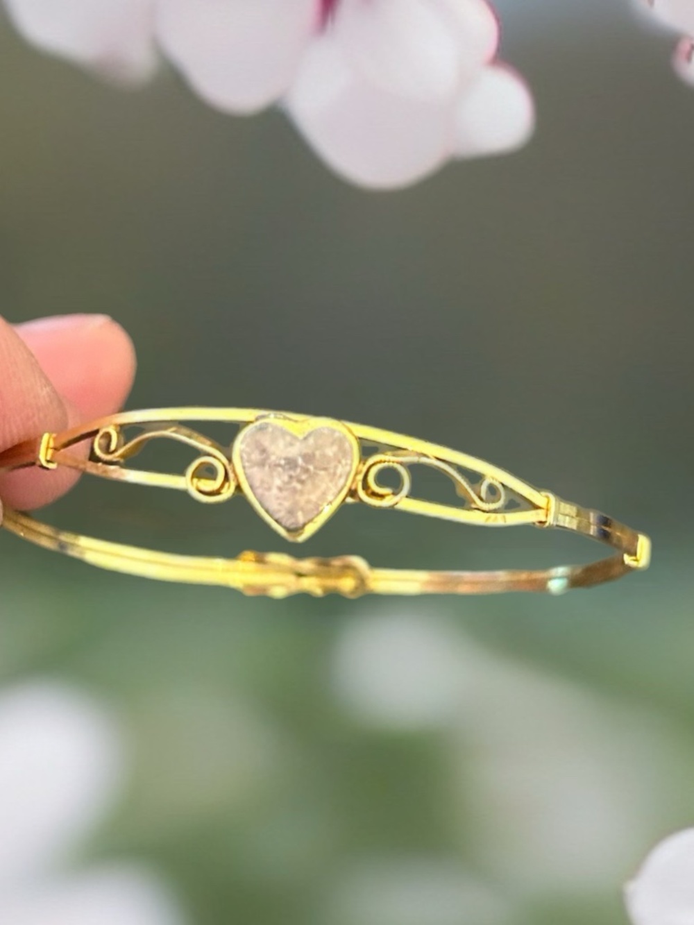 Vintage Kiddie Kraft Signed Gold Filled Child’s Agate Heart & Filagree Bracelet